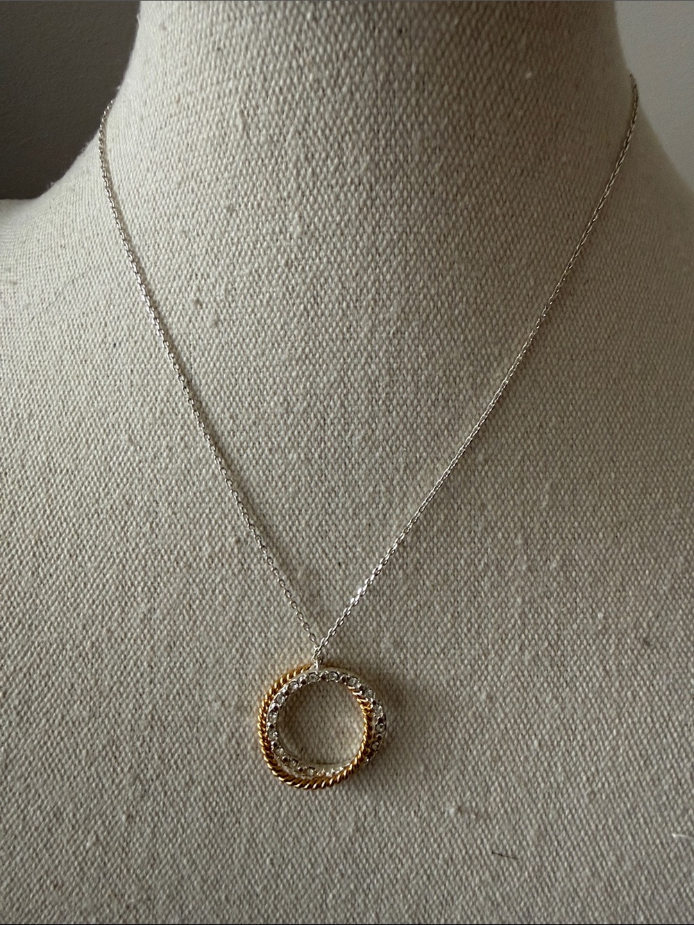 Avon Vintage Double Circle Silver Plated Pendant Necklace with Rhinestones.